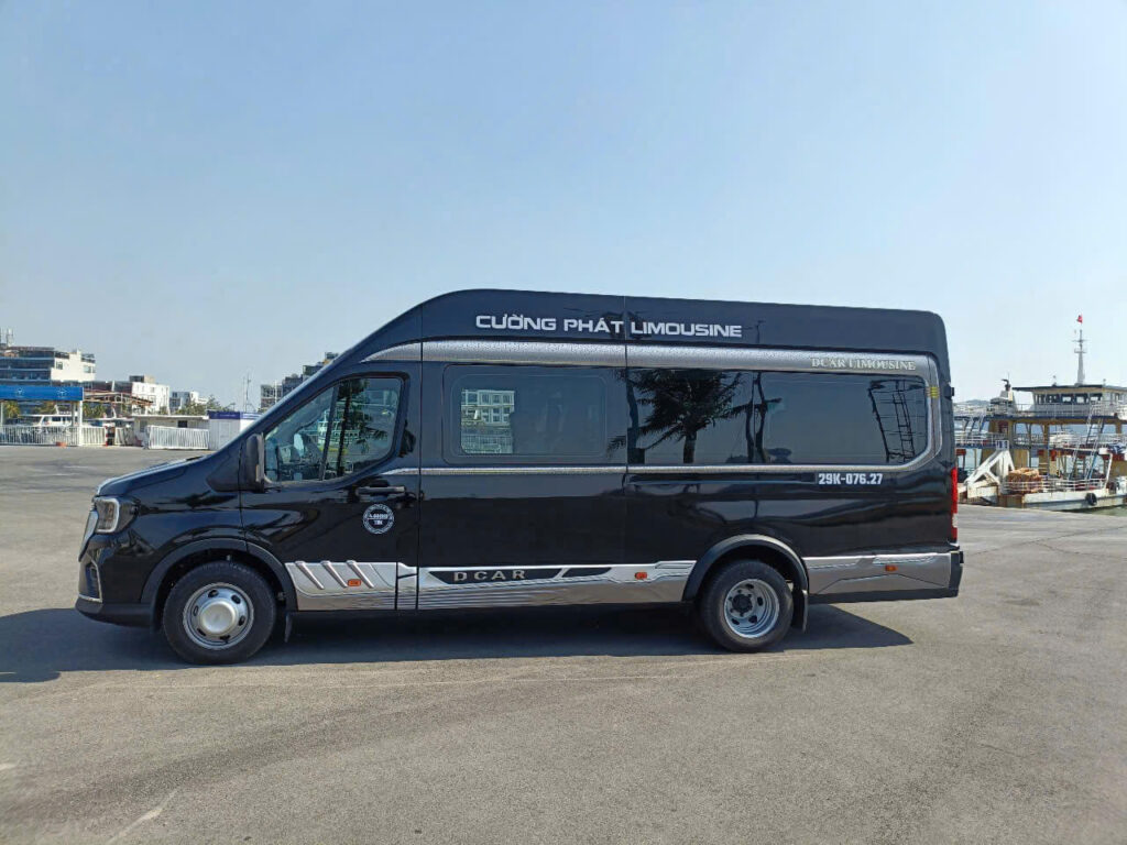 Limousine bus Hanoi-Halong